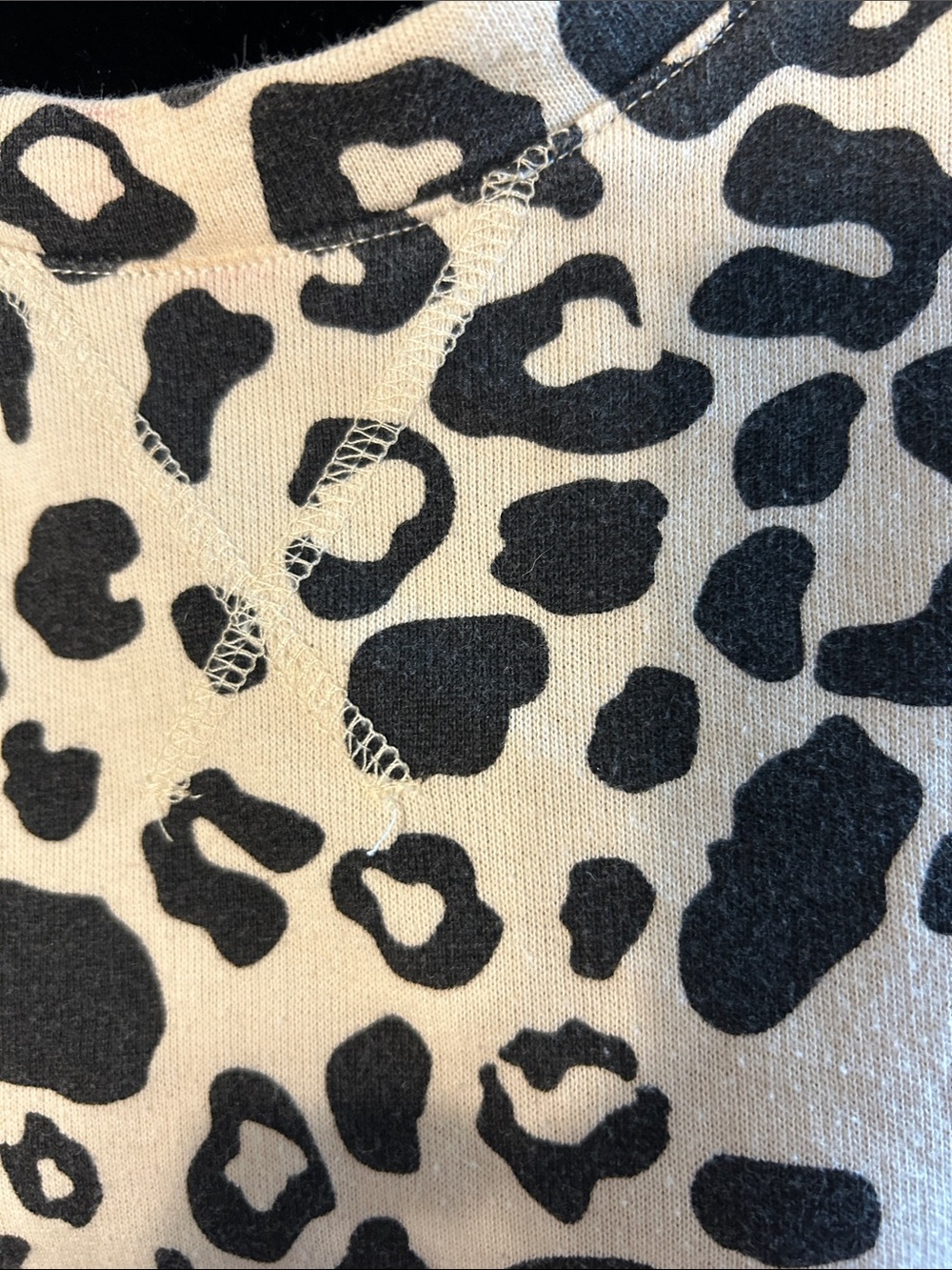 Who What Wear Beige and Black Leopard Puff-Sleeve Top - Picture 3 of 9